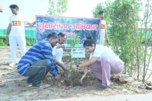 Sp Auraiya planting trees